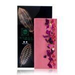 Tableta de ciocolata ruby cu flori comestibile